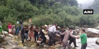 कुल्लू में दर्दनाक हादसा: 500 मीटर गहरी खाई में गिरी बस, 20 की मौत 30 घायल bus-accident-kullu