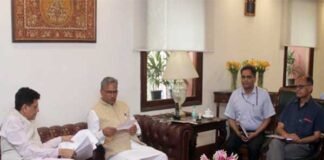 टनकपुर-बागेश्वर रेल लाईन स्वीकृत वर्ष 2019-20 में करने का मुख्यमंत्री ने किया अनुरोध cm-trivendra-with-piyush-goyal