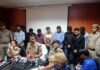 लोन दिलाने के नाम पर खोला था फर्जी कॉल सेंटर, 9 लोग गिरफ्तार fake-call-centre-in-noida-63