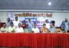 करियर काउंसलिंग कार्यक्रम में विशेषज्ञ काउंसलरों द्वारा बच्चों का मार्गदर्शन