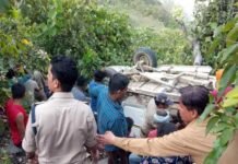 सेना भर्ती से लौट रहे युवकों से भरी सूमो खाई में गिरी, 1 की मौत, 7 घायल tata sumo accident in srinagar