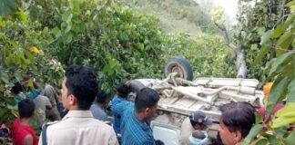 सेना भर्ती से लौट रहे युवकों से भरी सूमो खाई में गिरी, 1 की मौत, 7 घायल tata sumo accident in srinagar