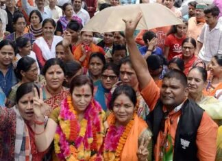 श्रीनगर नगर पालिका चुनाव: अध्यक्ष पद पर भाजपा, कांग्रेस सहित 6 ने किया नामकंन sarojni-rawat-bjp-candidate