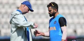 ICC World Cup 2019: भारतीय फैंस के लिए बुरी खबर, कप्तान विराट कोहली को लगी चोट virat-kohli-injured