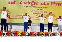 सीएम त्रिवेन्द्र रावत ने पैवेलियन ग्राउंड देहरादून में हजारों योग साधकों के साथ किया योगाभ्यास yoga-in-dehradun