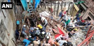 मुंबई में 4 मंजिला इमारत गिरी, 12 लोगों की मौत, 15 परिवारों के दबे होने की आशंका building-collapse-in-Mumbai