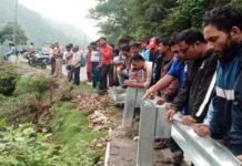 चकराता घूमने जा रहे पर्यटकों की कार गहरी खाई में गिरी, 5 की मौत car-accident-in-chakrata