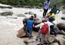 पिंडर नदी में गिरी SSB की जिप्सी, डिप्टी कमांडेंट लापता car-fell-in-pinder-river