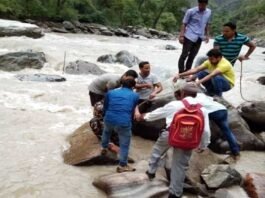 पिंडर नदी में गिरी SSB की जिप्सी, डिप्टी कमांडेंट लापता car-fell-in-pinder-river