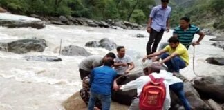 पिंडर नदी में गिरी SSB की जिप्सी, डिप्टी कमांडेंट लापता car-fell-in-pinder-river