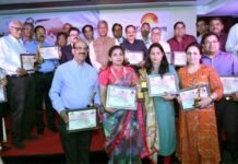 सीएम त्रिवेन्द्र ने किया प्रदेश के 21 चिकित्सकों को मेडिकल एक्सीलेंस अवार्ड-2019 से सम्मानित doctors-honored-in-uttarakhnd