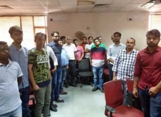 सॉफ्टवेयर कंपनी की आड़ में चल रहा था ई सिगरेट बेचने का धंधा, पुलिस ने किया 18 लोगों को गिरफ्तार E-cigarette business was going on under the guise of software company