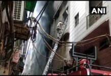 दिल्ली में रबड़ फैक्ट्री में लगी भीषण आग, 3 लोगों के मरने की खबर fire-in-rubber-factory-delhi