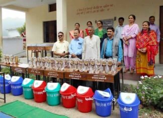 हाईस्कूल/इंटरमीडिएट परीक्षा में सर्वोत्कृष्ट छात्रों को किया सम्मानित meritorious-students-honored
