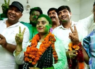 श्रीनगर नगर पालिका: अध्यक्ष पद पर कांग्रेस का कब्ज़ा, पूनम तिवाड़ी बनी पहली महिला अध्यक्ष poonam-tiwari-congress