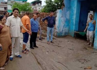 कोटद्वार में भारी बारिश से गदेरे ऊफान पर, घरों में भरा पानी, करंट से तीन युवकों की मौत rain-fall-kotdwara
