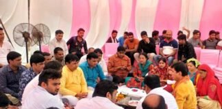 रामलीला ग्राउंड पर शुद्धिकरण हेतु किया हवन एवं वृक्षारोपण, 28 जुलाई को है भूमि पूजन ramlila-commiti-greater-noida