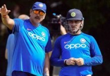 आखिर सामने आया कि किसका फैसला था धोनी को नंबर 7 पर उतरने का ravi-shastri-ms-dhoni
