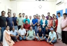 ‘भरतु की ब्वारी’ के युवा व्यंग्यकार नवल खाली को किया सम्मानित bhartu-ki-bvari