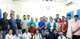 ‘भरतु की ब्वारी’ के युवा व्यंग्यकार नवल खाली को किया सम्मानित bhartu-ki-bvari