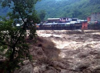 उत्तराखंड में बारिश का कहर: बादल फटने, भूस्खलन से कई लोगों के मारे जाने की आशंका cloud-bursts-in-uttarkashi