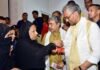 उतराखंड: प्रदेश की महिलाओं ने मुख्यमंत्री की कलाई में बांधी राखी cm-trivendra-rakshabandhan