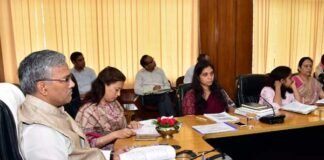 उत्तराखंड में 10 किमी के दायरे में मिलेगी स्वास्थ्य सुविधाएं, जीवनरक्षक दवाईयों की उपलब्धता सुनिश्चित हो: मुख्यमंत्री उत्तराखंड में 10 किमी के दायरे में मिलेगी स्वास्थ्य सुविधाएं, जीवनरक्षक दवाईयों की उपलब्धता सुनिश्चित हो