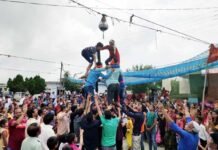 पौड़ी गढ़वाल: जन्माष्टमी पर कृष्ण लीलाओं के मंचन के साथ सांस्कृतिक कार्यक्रमों की रही धूम मटकी फोड़