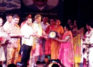 UFNI द्वारा दिल्ली में आयोजित समारोह में सुमन अधिकारी को मिला तीलू रौतेली पुरस्कार ufni-teelu-rauteli-award