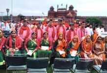 स्वतंत्रता दिवस पर लाल किला में उत्तराखण्ड प्रवासियों के दल ने पारम्परिक वेशभूषा में किया प्रतिभाग uttarakhand-program-on-independence day