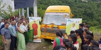 हंस फाउंडेशन की एक और बेहतरीन पहल: गोरखनाथ महाविद्यालय बिथ्याणी को भेंट की स्कूल बस