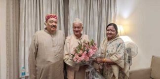 महाराष्ट्र के राज्यपाल भगत सिंह कोश्यारी से माता मंगला जी एवं श्री भोले जी महाराज ने की शिष्टाचार भेंट bhole-ji-maharaj-mata-mangla