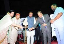 दिल्ली पुलिसकर्मियों को सराहनीय कार्यों के लिए इंडियन मीडिया वेलफेयर एसोसिएशन एवं द हंस फाउंडेशन ने दिया रक्षक सम्मान 2019 hans-foundation