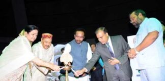 दिल्ली पुलिसकर्मियों को सराहनीय कार्यों के लिए इंडियन मीडिया वेलफेयर एसोसिएशन एवं द हंस फाउंडेशन ने दिया रक्षक सम्मान 2019 hans-foundation