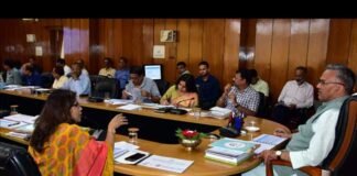 चैक पोस्ट और बॉर्डर क्षेत्रों में अवैध शराब की बिक्री को रोकने के लिए सघन चैकिंग की जाए: सीएम त्रिवेन्द्र sale of illegal liquor