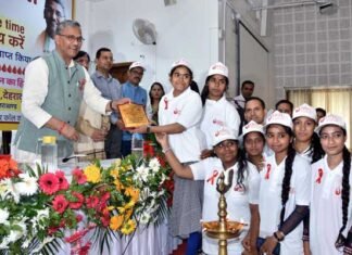 राष्ट्रीय स्वैच्छिक रक्तदान दिवस पर मुख्यमंत्री ने रक्तदान शिविर का किया उद्घाटन Chief Minister inaugurated blood donation camp on National Voluntary Blood Donation Day