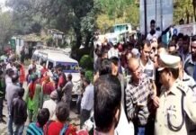 पाबौ: तेंदुए द्वारा बच्ची को निवाला बनाये जाने से गुस्साए ग्रामीणों ने हाइवे पर लगाया जाम protest-to-kill-Leopard