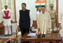 महाराष्ट्र में रातों रात बदला सत्ता का खेल, देवेंद्र फडणवीस फिर से बने मुख्यमंत्री Devendra Fadnavis