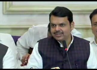 महाराष्ट्र से बड़ी खबर: सीएम देवेंद्र फडणवीस ने किया इस्तीफे का ऐलान Devendra-Fadnavis-resigns-as cm