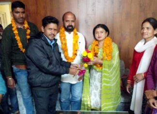 कल्जीखाल ब्लॉक प्रमुख पद पर राणा परिवार की हैट्रिक, बीना राणा निर्विरोध बनी ब्लॉक प्रमुख beena-rana-block-pramukh-kaljikhal