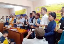 गढ़वाली कुमाऊंनी कवि सम्मलेन के साथ कुमाऊंनी कहानी संग्रह “नौ वर्षक ब्या” का हुआ लोकार्पण garhwali-kavi-sammelan
