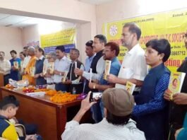 गढ़वाली कुमाऊंनी कवि सम्मलेन के साथ कुमाऊंनी कहानी संग्रह “नौ वर्षक ब्या” का हुआ लोकार्पण garhwali-kavi-sammelan