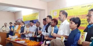 गढ़वाली कुमाऊंनी कवि सम्मलेन के साथ कुमाऊंनी कहानी संग्रह “नौ वर्षक ब्या” का हुआ लोकार्पण garhwali-kavi-sammelan