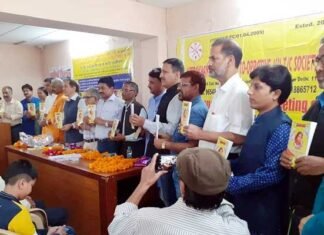गढ़वाली कुमाऊंनी कवि सम्मलेन के साथ कुमाऊंनी कहानी संग्रह “नौ वर्षक ब्या” का हुआ लोकार्पण garhwali-kavi-sammelan