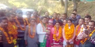 प्रीती देवी बनी पोखड़ा ब्लॉक प्रमुख, दूसरे पक्ष ने लगाया मतदान में गड़बड़ी का आरोप priti-devi-pokhra-pramukh