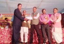 संस्कृत छात्र प्रतियोगिताओं के उत्कृष्ट संयोजन के लिए डॉ. चंडी प्रसाद घिल्डियाल को किया सम्मानित sanskrit-pratiyogitayen
