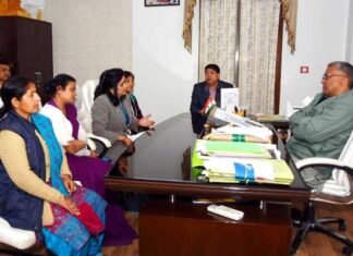 उत्तराखंड : मुख्यमंत्री के आश्वासन के बाद आंगनबाड़ी कार्यकत्रियों ने खत्म किया धरना Anganwadi-workers-strike
