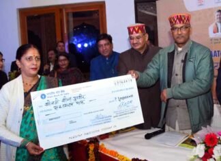 उत्तराखंड : मुख्यमंत्री ने किया दून हाट का शुभारंभ, शिल्प क्षेत्र में विशिष्ट योगदान देने वाले शिल्पियों को एक-एक लाख रुपये देकर किया सम्मानित Cm-inaugurated-Doon-Haat