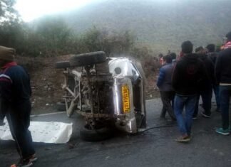 पौडी-कोटद्वार राजमार्ग पर डंपर की टक्कर से खाई में गिरी बोलेरो, एक की मौत, एक घायल bolero-accident-in-satpuli
