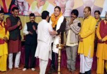 गंगा की स्वच्छता में निस्वार्थ योगदान एवं सहयोग करने के लिए डॉ. घिल्डियाल हुए सम्मानित clean-ganga